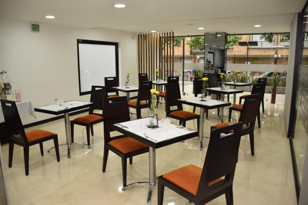 Restaurace v ubytování Richmond Suites Hotel