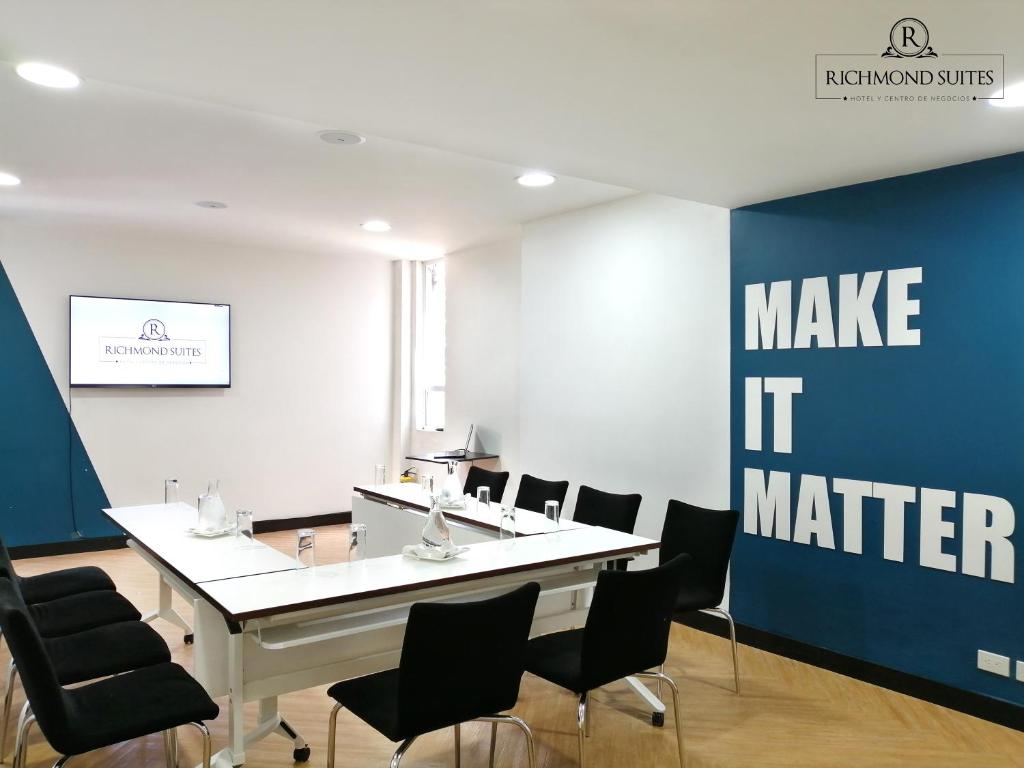 Konferenční prostory v ubytování Richmond Suites Hotel