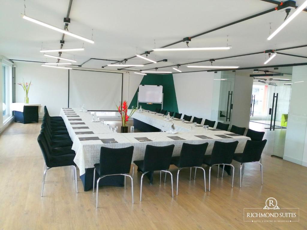 Konferenční prostory v ubytování Richmond Suites Hotel
