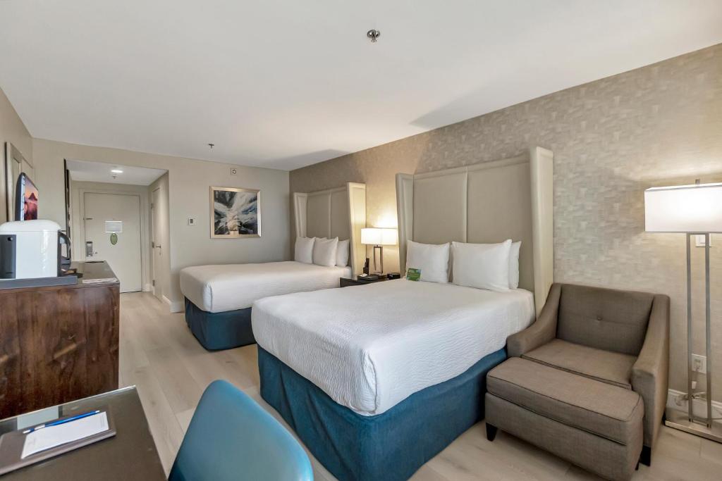 Ocean View Hotel - Standard Two Double Beds