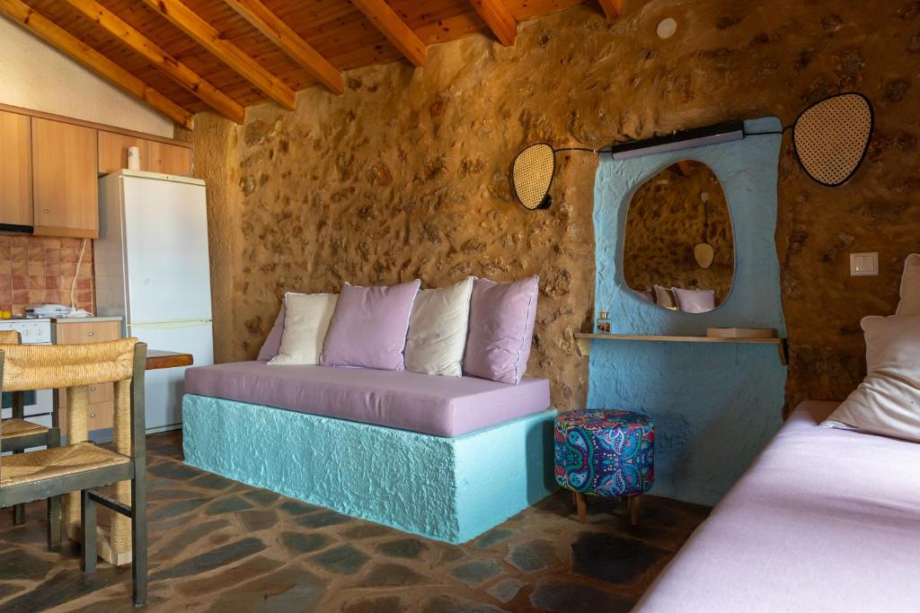 Postel nebo postele na pokoji v ubytování Vasiliki Cozy & Modern House Githio view