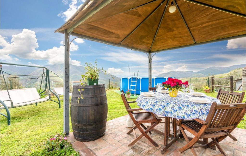 Κήπος έξω από το Awesome Home In Frazione Antognano