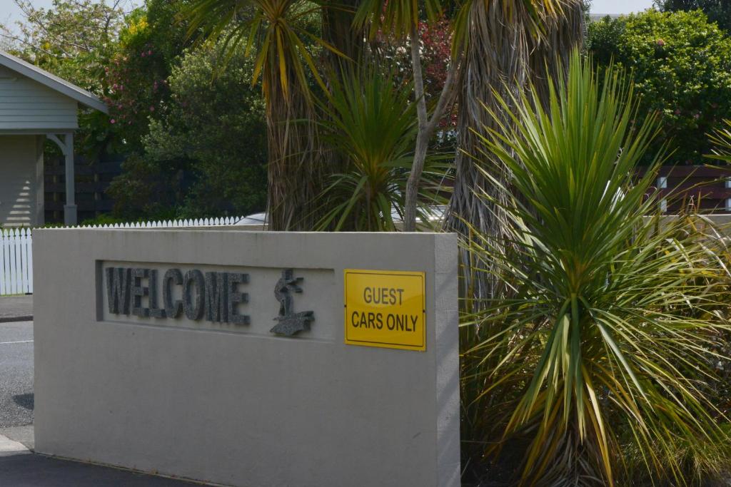 Beach Street Motel Apartments - Resim 36