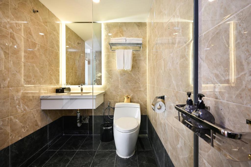 Phòng Deluxe Giường Đôi Có Cửa Sổ