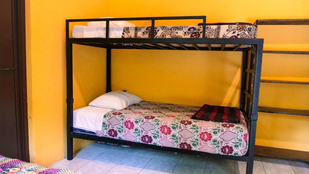 ATI Hostel & Beach Club - Viervoudige Kamer Met Eigen Badkamer