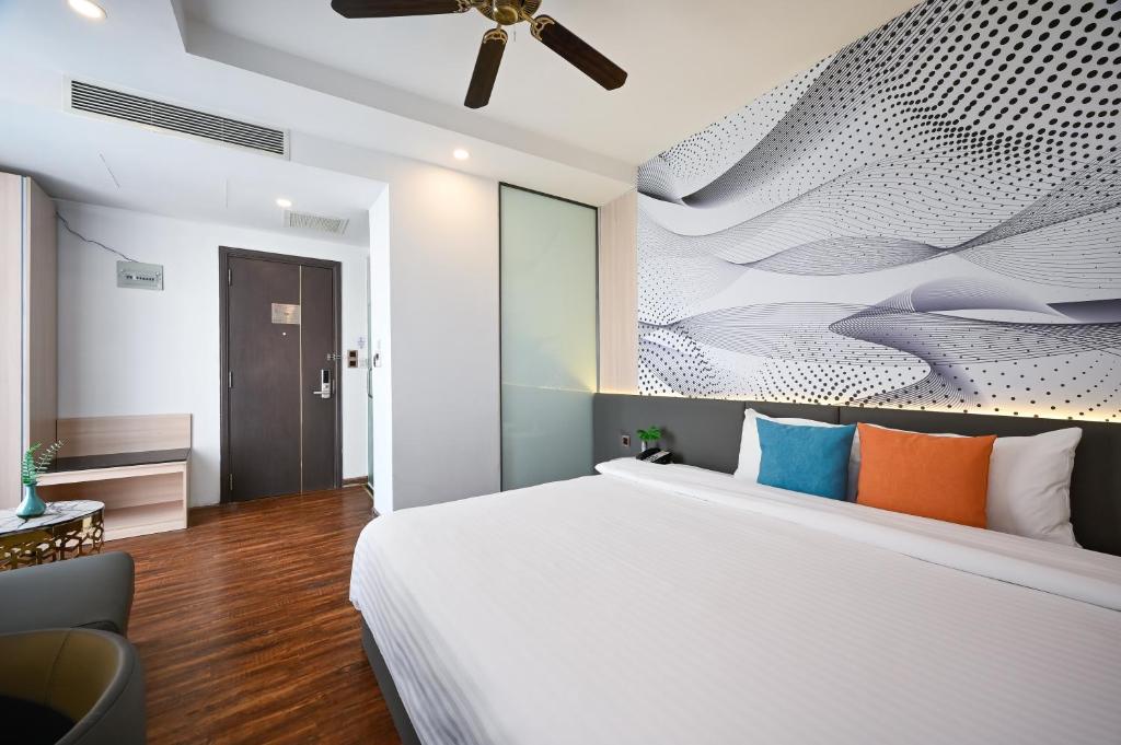 Phòng Deluxe Giường Đôi Có Cửa Sổ