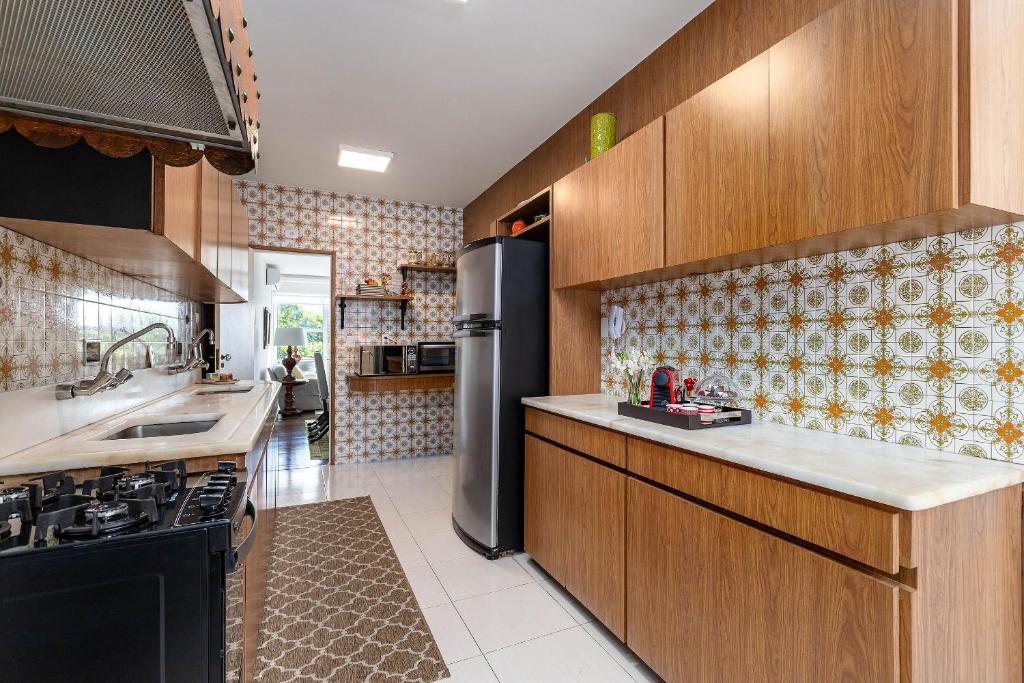 Кухня или мини-кухня в Apartamento vista mar e vista pão de açúcar

