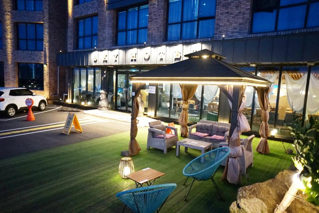 Posezení v ubytování Sky Hotel