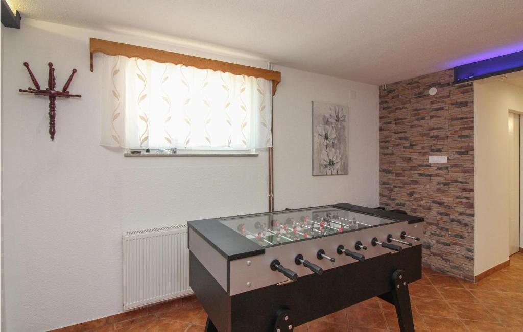 Herňa v ubytovaní Lovely Home In Novi Marof With Sauna