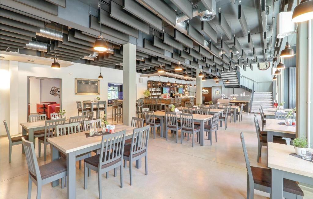 Restaurace v ubytování Ferienhausdorf Thale