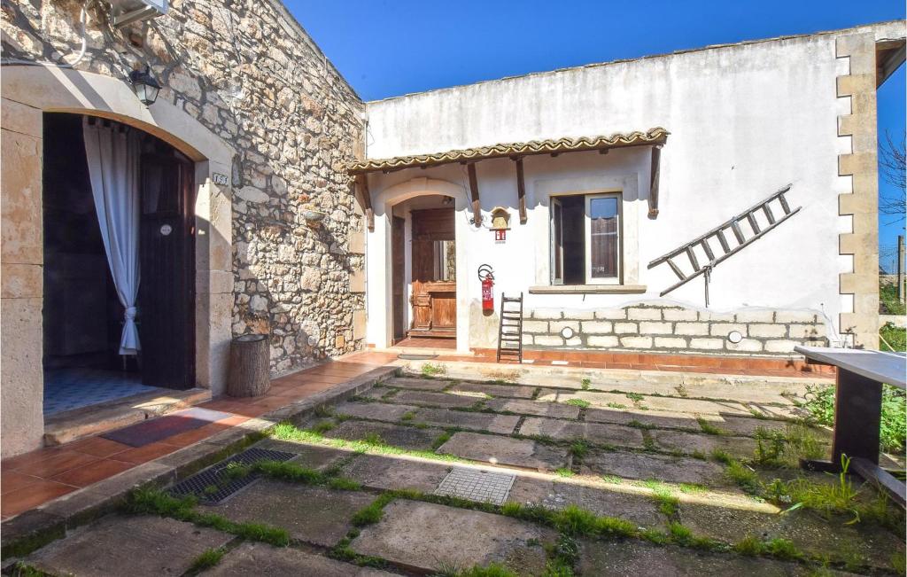 The building in which the holiday home is located