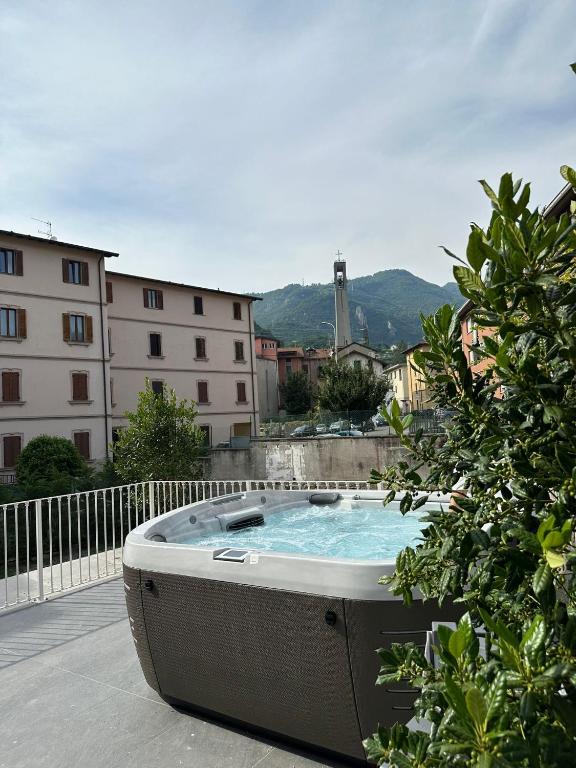 Nespecifikovaný výhled na hory nebo výhled na hory při pohledu z hotelu