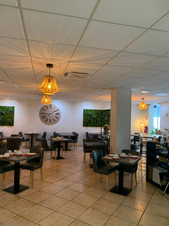 Restaurace v ubytování Le Regina Hôtel et restaurant Canet-plage