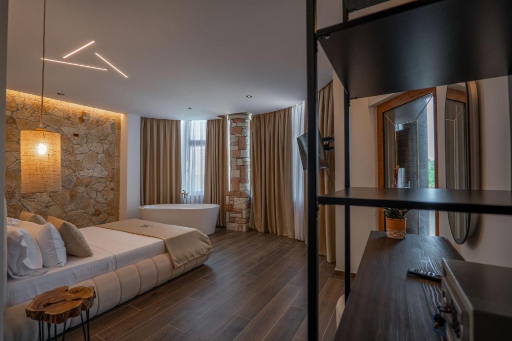 Postel nebo postele na pokoji v ubytování Hotel Castle