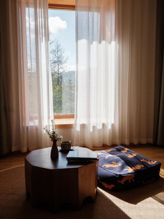 Postel nebo postele na pokoji v ubytování Linden Centre Naada