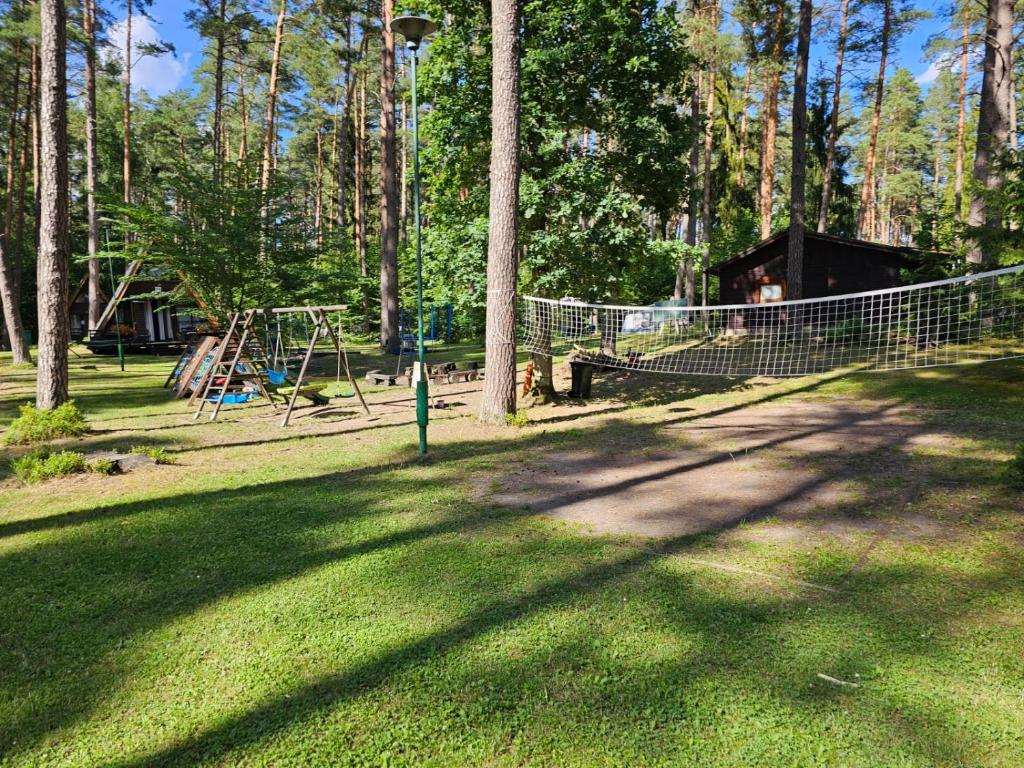Vonkajšia záhrada v ubytovaní Ośrodek Wypoczynkowy Warmia