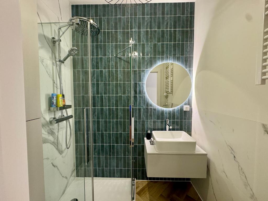 PRZYSTANEK KATOWICE Mariacka 7 - 4