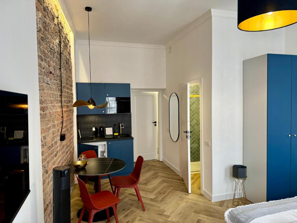 PRZYSTANEK KATOWICE Mariacka 7 - 13