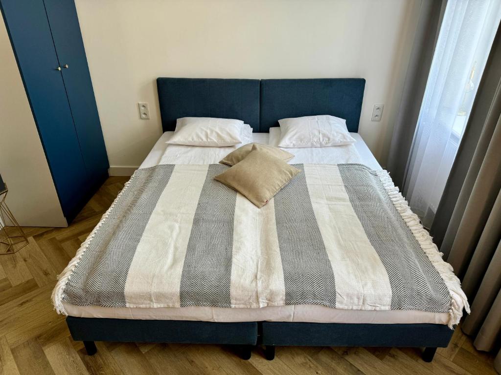 PRZYSTANEK KATOWICE Mariacka 7 - 16