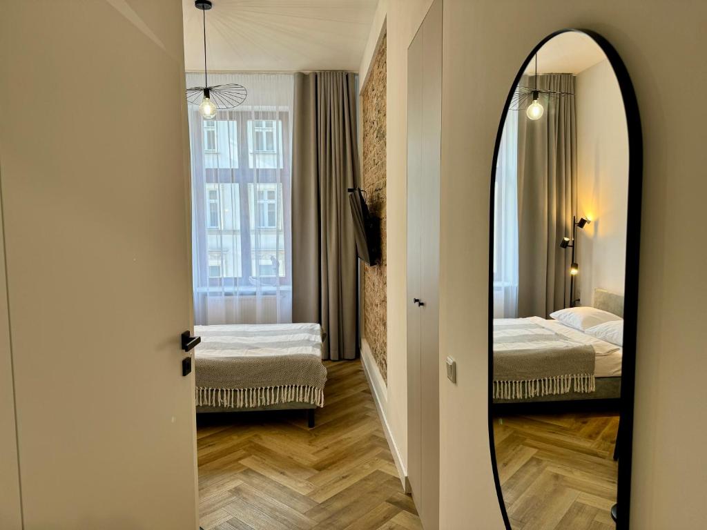 PRZYSTANEK KATOWICE Mariacka 7 - 6