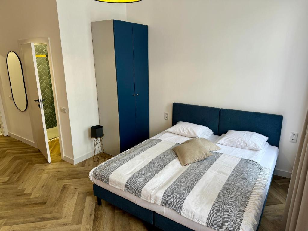 PRZYSTANEK KATOWICE Mariacka 7 - 10