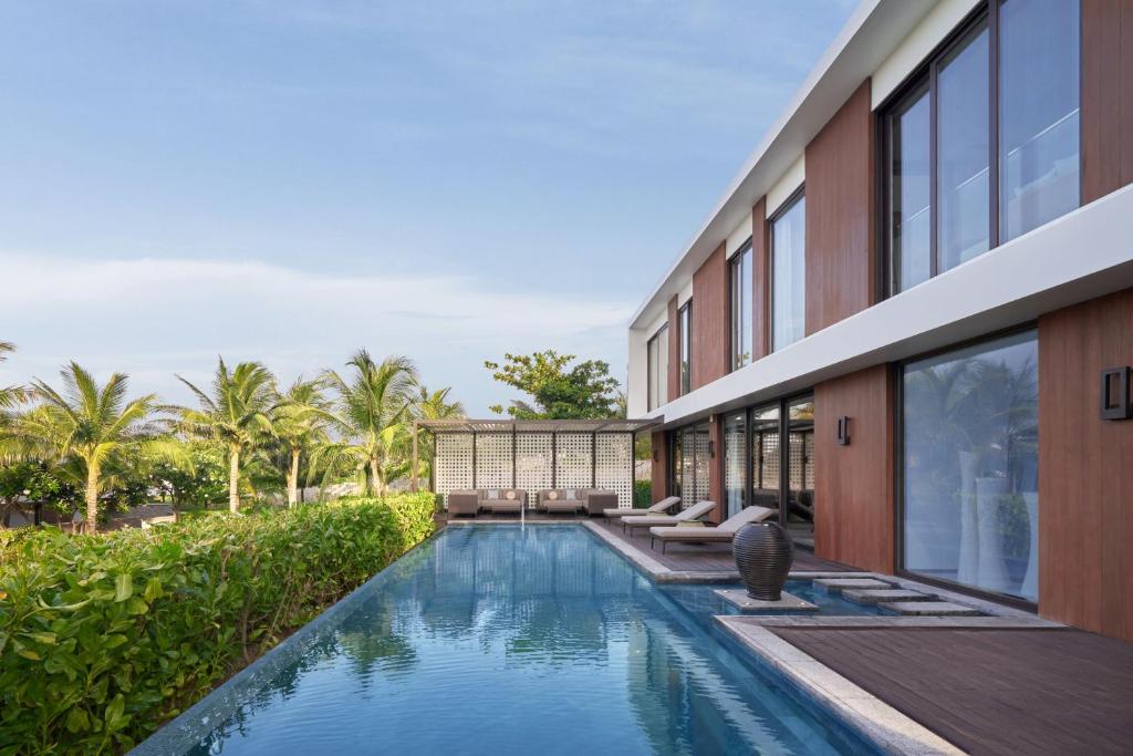 Biệt thự 3 Phòng ngủ có Hồ bơi Riêng và Nhìn ra Biển