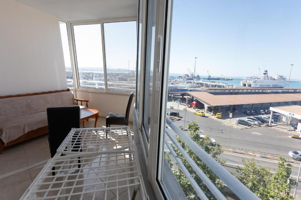 Uma varanda ou terraço em Durres Port View Apartment