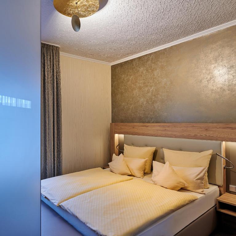 Ambient Hotel Zum Schwan - Driepersoonskamer
