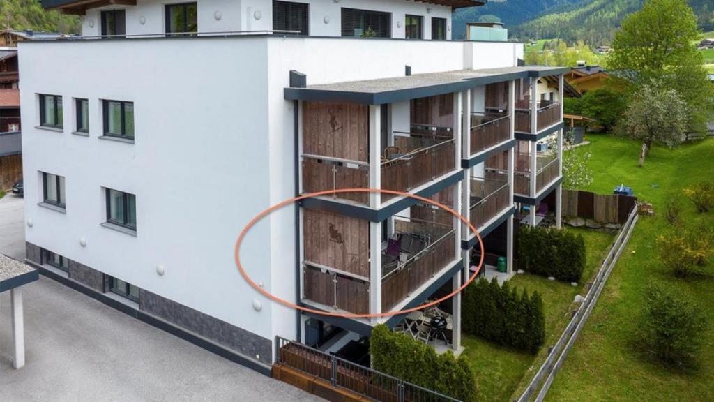Budova, v ktorej sa apartmán nachádza