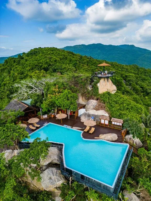 Yalong Bay Earthly Paradise Birds Nest Resort (Mountain Villas) in Sanya
