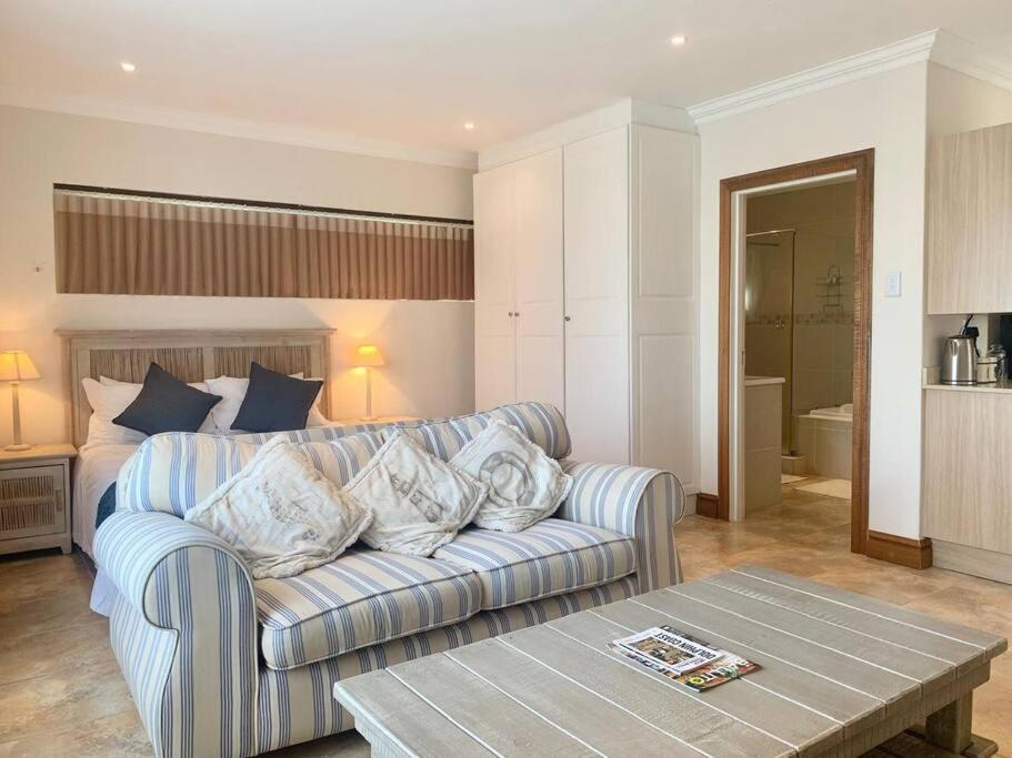 Beverley Hills Studio, Ballito (updated prices 2024)