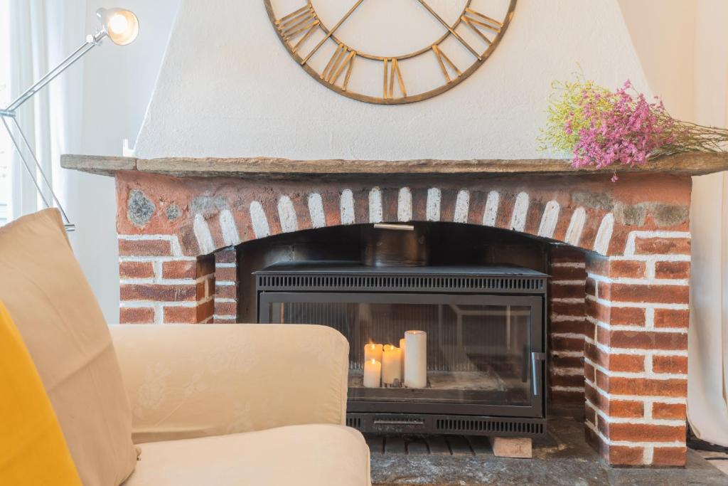 A seating area at Top Lake View Villetta by Rent All Como