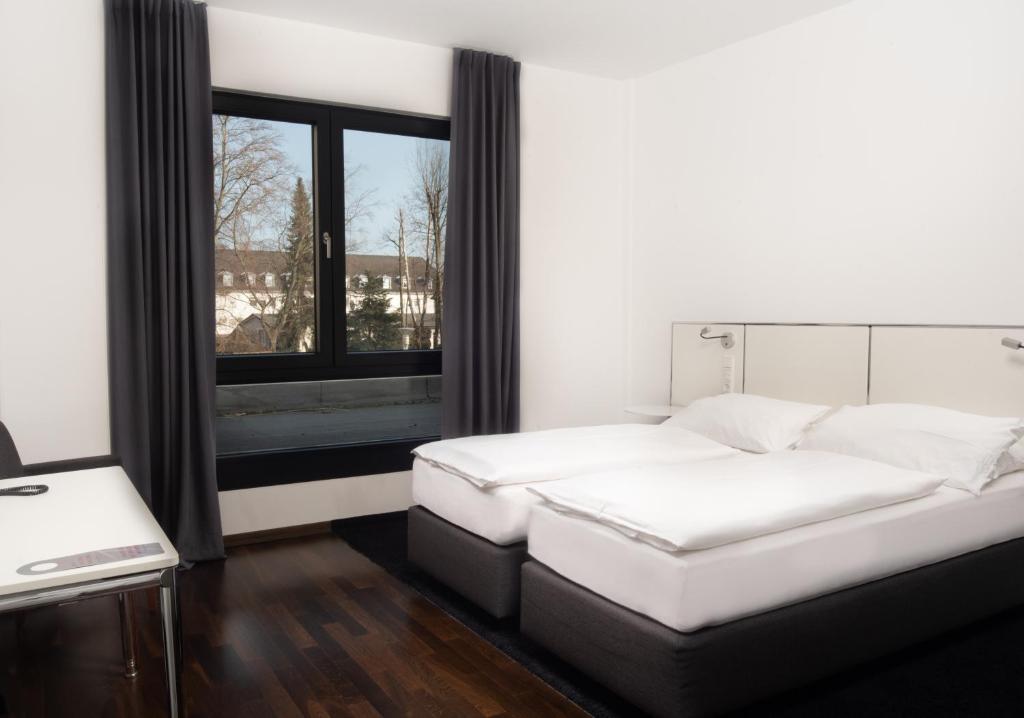 &REPEAT Köln Airport - Resim 27