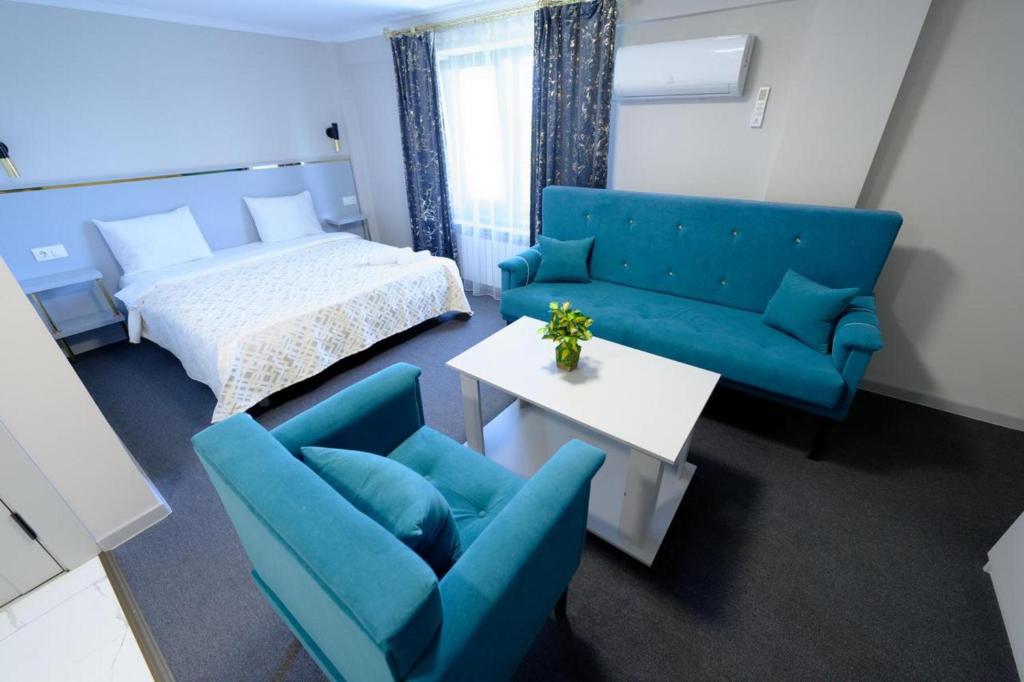 Grand Aura Hotel - Housity