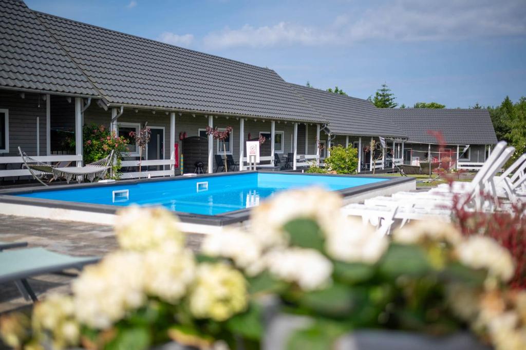 Piscina de la sau aproape de "Domki u Ani" - klimatyzacja, podgrzewany basen