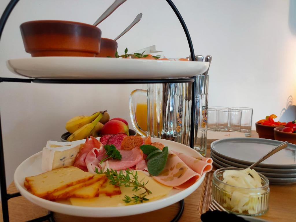 Jídlo v aparthotelu nebo okolí
