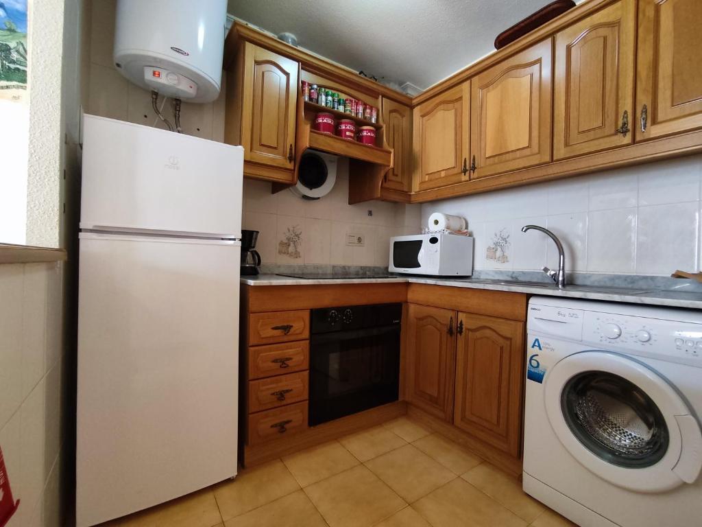 Kuchyňa alebo kuchynka v ubytovaní Apartamento cómodo a 300 metros de la playa