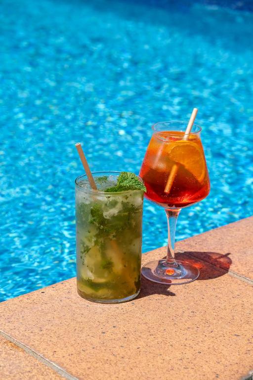 Nápoje v ubytovaní Hotel Blaumar Cadaqués by Fimedhotels