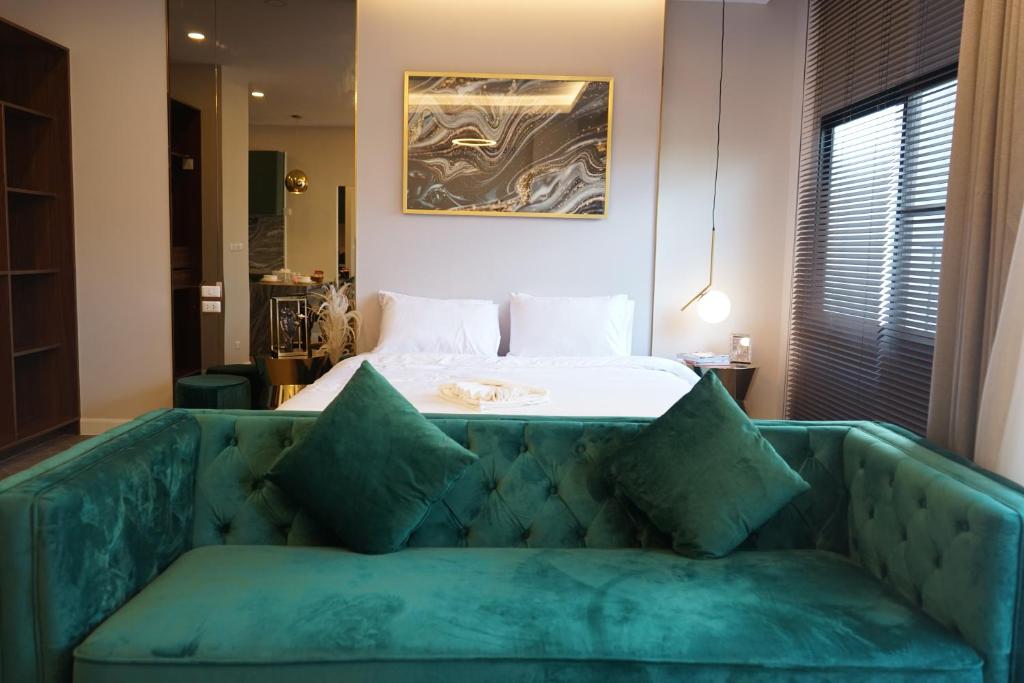 THE NINE THASALA - Resim 15