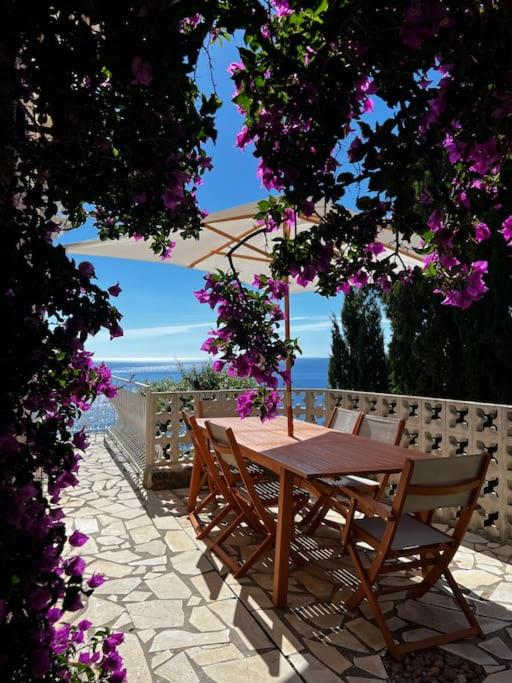 Bohème Beach Villa with seaview & private garden, Antheor