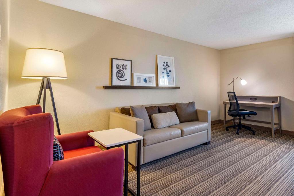 Country Inn & Suites by Radisson, Atlanta Galleria-Ballpark, GA photo