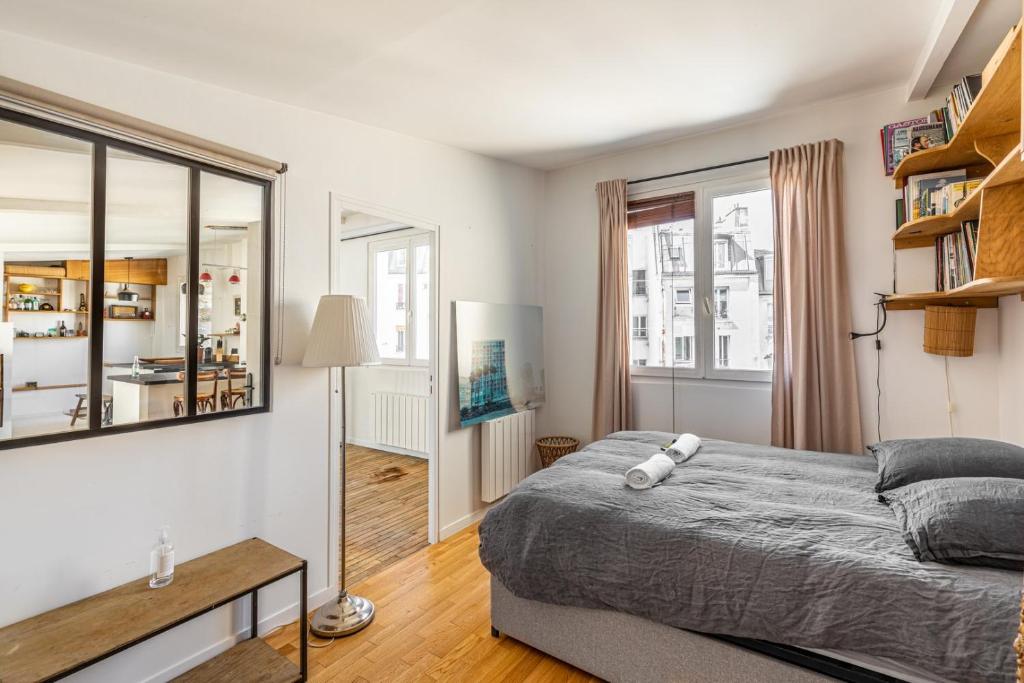 Zdjęcie z galerii obiektu GuestReady - Chic Apt 8mins de Sacre-Coeur w Paryżu