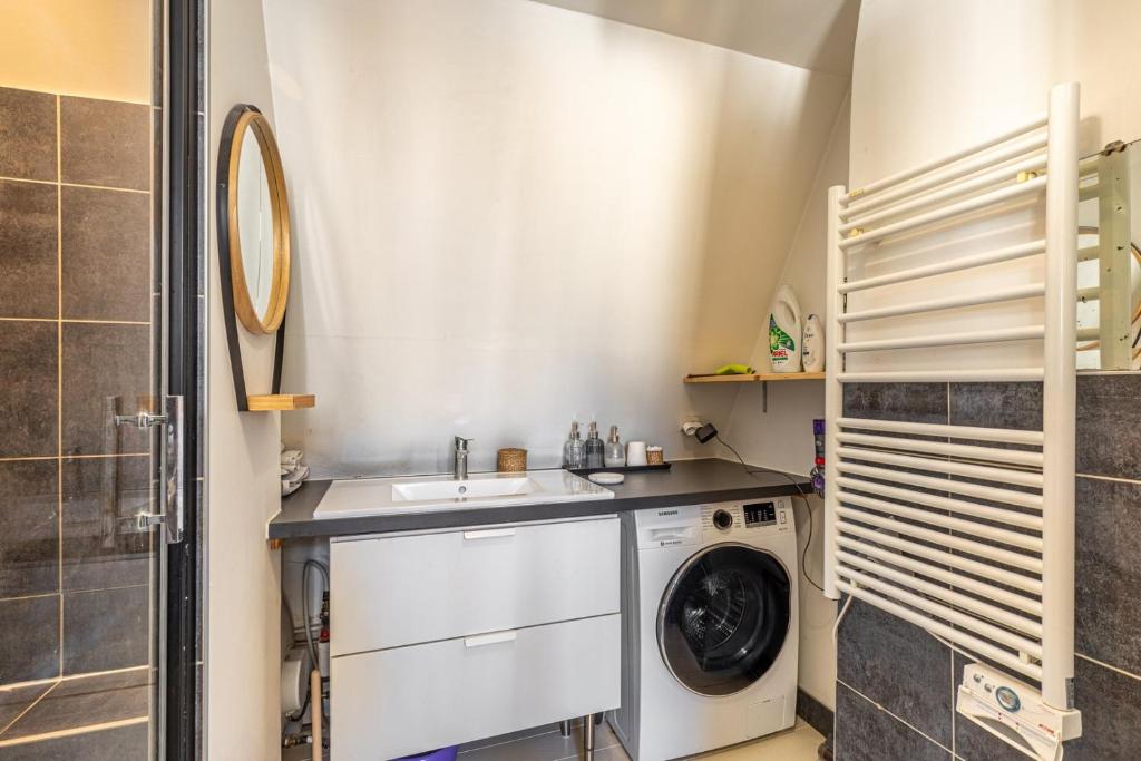 Zdjęcie z galerii obiektu GuestReady - Chic Apt 8mins de Sacre-Coeur w Paryżu