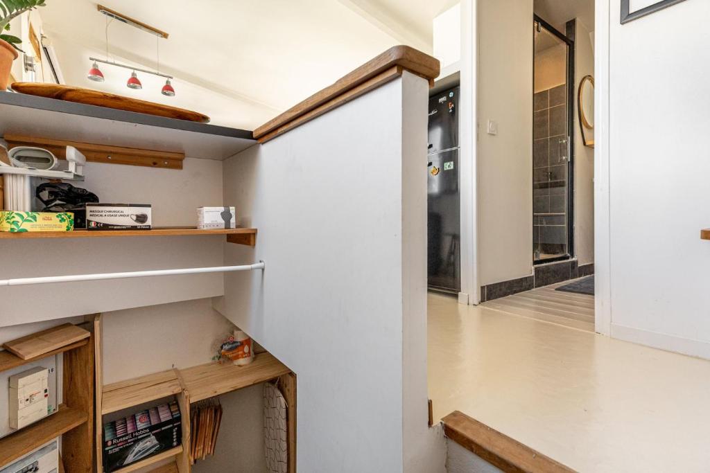 Zdjęcie z galerii obiektu GuestReady - Chic Apt 8mins de Sacre-Coeur w Paryżu