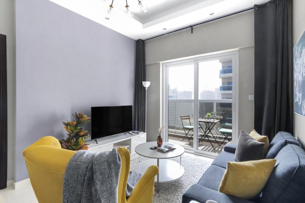 GuestReady – Natural Shades in Sports City