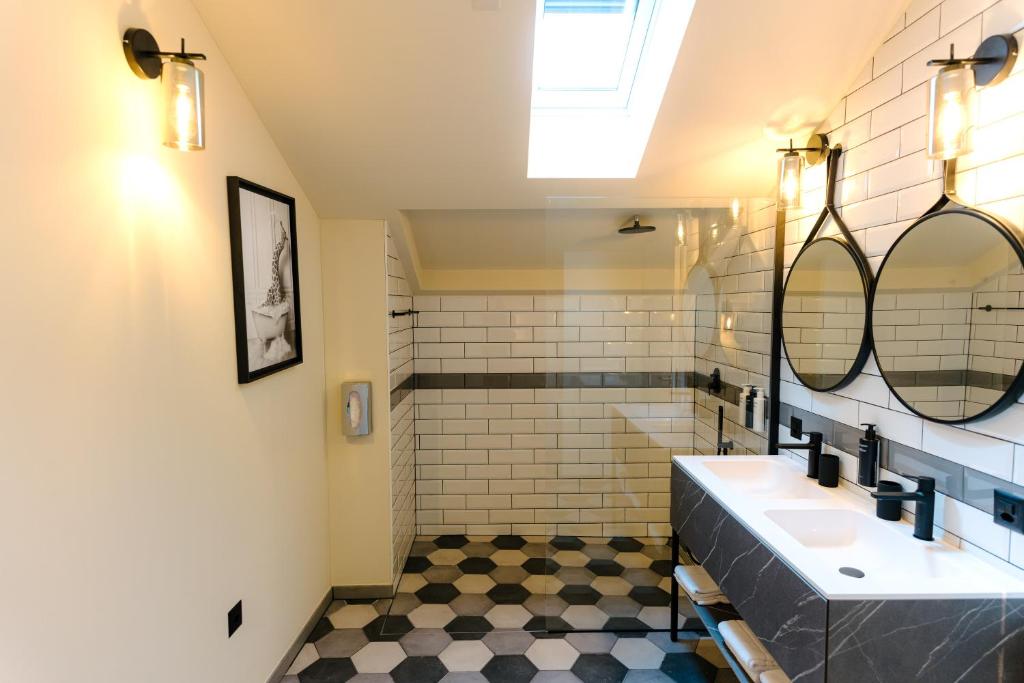 Seven Town House Boutique Hotel - Resim 3