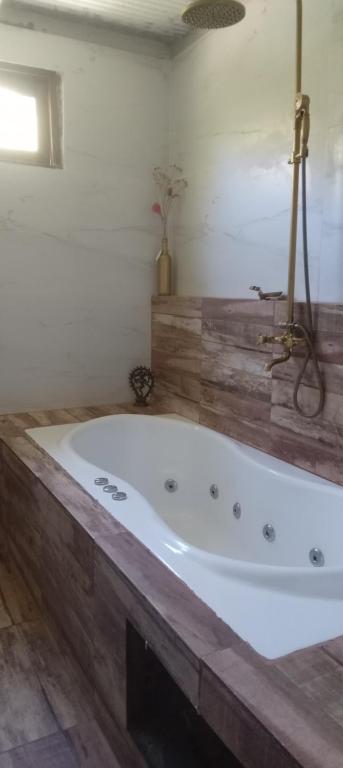Koupelna v ubytování Hostal SPA Casa de Piedra