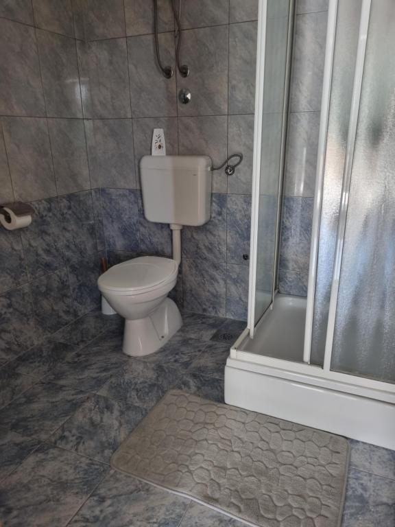 Kúpeľňa v ubytovaní Jurić Apartments