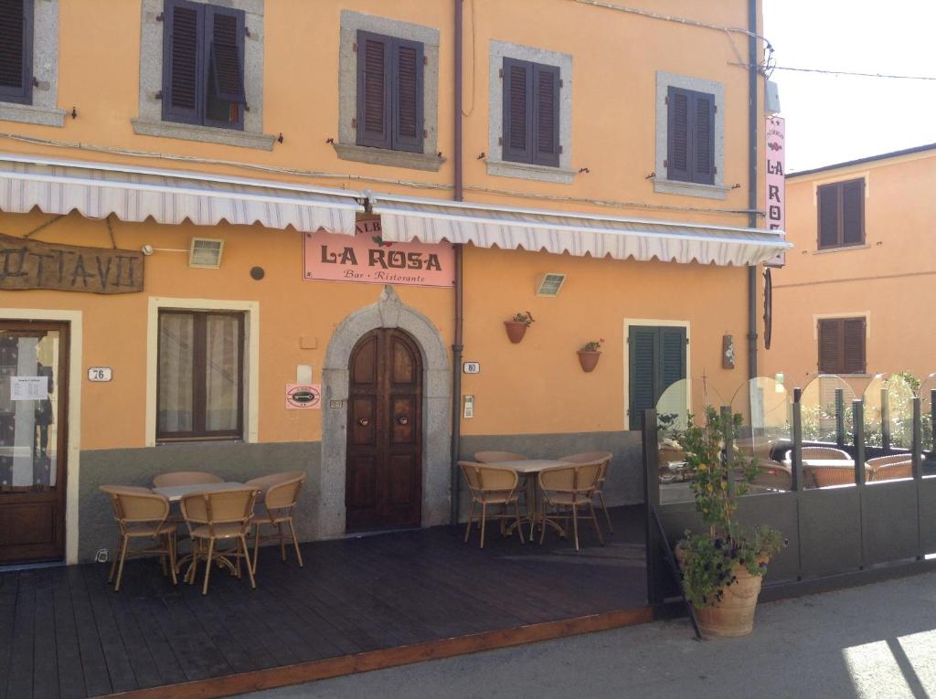 Restaurace v ubytování Hotel La Rosa