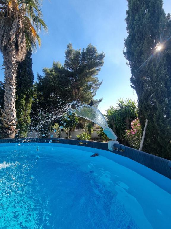 Bazén v ubytovaní Villa Lido with pool and garden alebo v jeho blízkosti